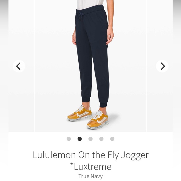 Lululemon on the fly jogger luxtreme sz 8. Worn few times, like new , true navy - Picture 1 of 5